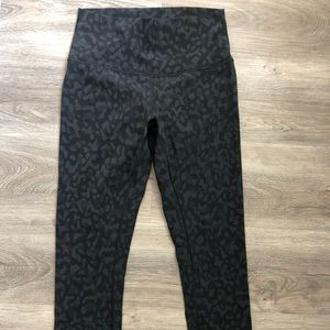 Lululemon size 6